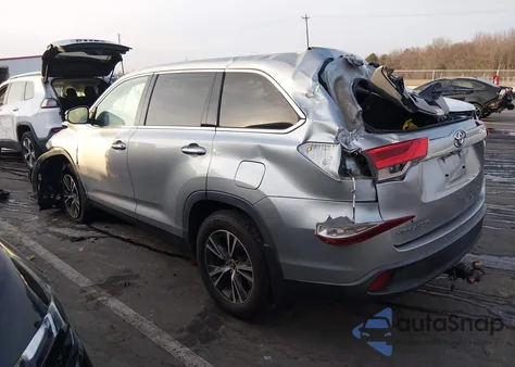 2019 Toyota Highlander Le z USA, uszkodzony, nr VIN 5TDBZRFH8KS736541